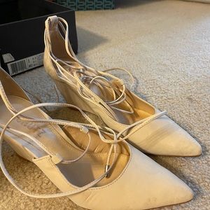 Schutz lace up heels brand new fechado salto alto